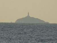 神子元島灯台を遠望